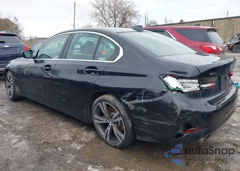 2022 BMW 330I xDrive z USA, uszkodzony, nr VIN 3MW5R7J02N8C32306